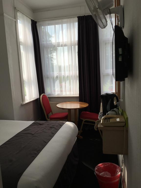 Clapham South Dudley Hotel London Exterior foto