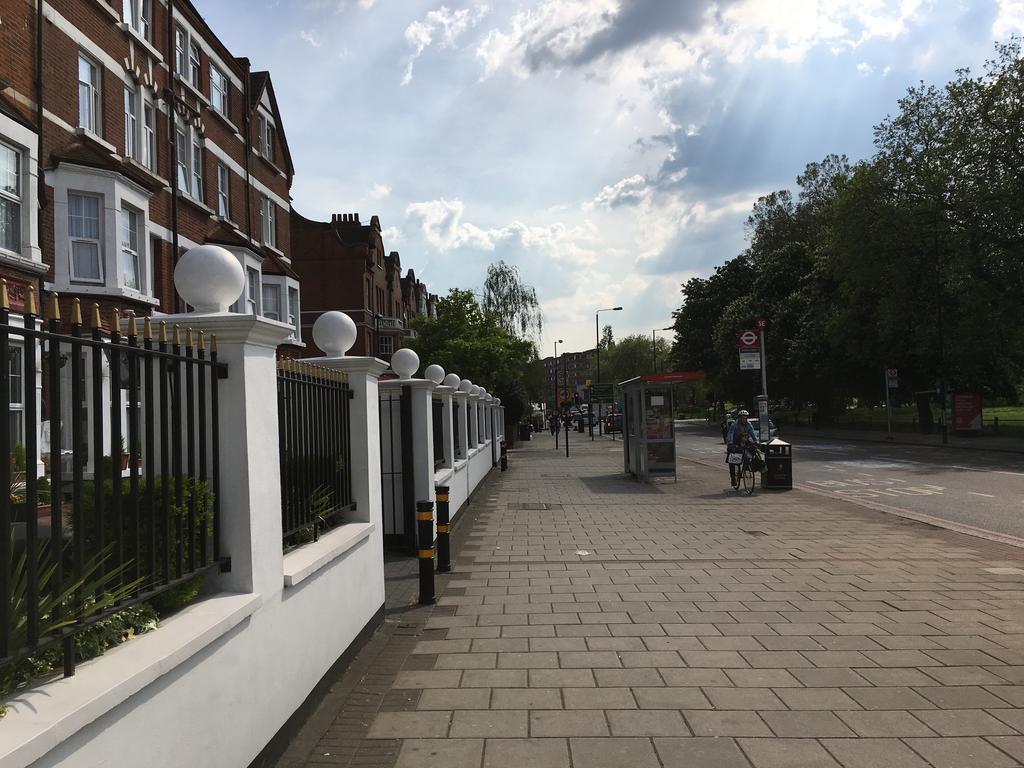 Clapham South Dudley Hotel London Exterior foto